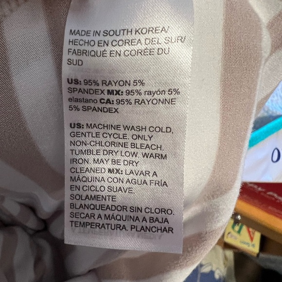 Chico’s Short Sleeve Scoop Neck T Shirt - Picture 6 of 6